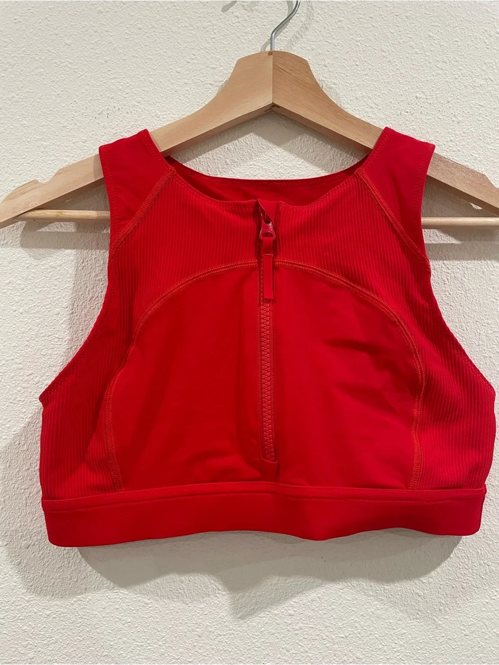 Lululemon Red Zip-Front Ribbed Athletic Sports Bra Back Cut Out Size Small